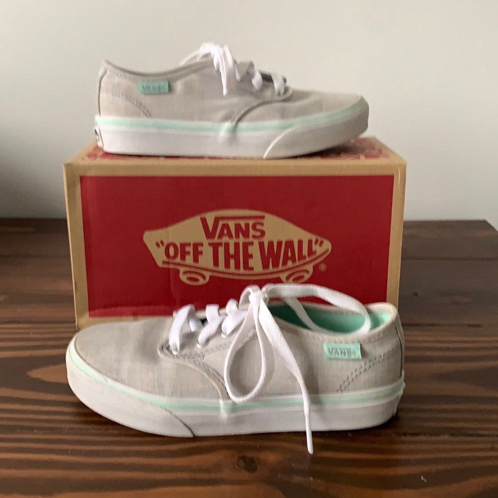 Vans girls’ shoes